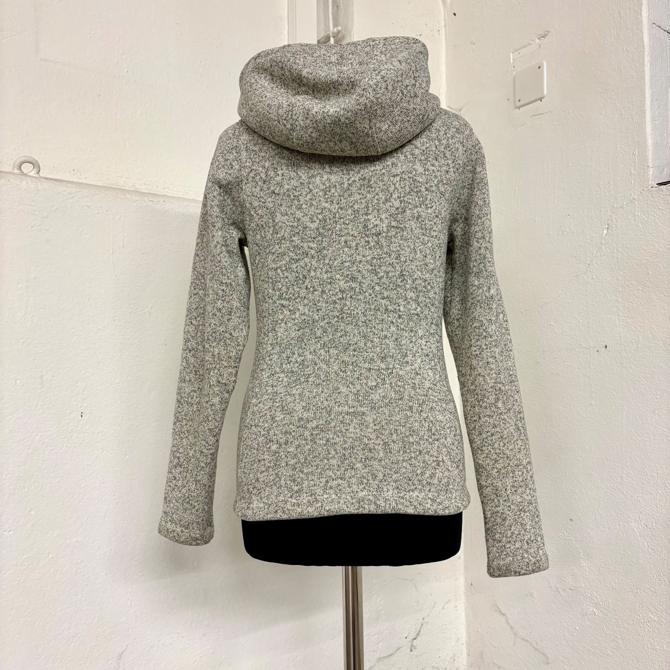 North Face Pullover & Sweatshirts: The North Face Pullover grau, Grösse XS – Gebraucht aus Brienz BE von Kokolea84 3
