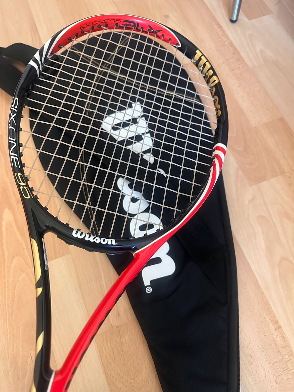 Wilson Racchette: Wilson K Factor Tennisschläger mit Roger-Federer-Autogramm – Usato da Niederwangen BE venduto da poo_jwh7 6