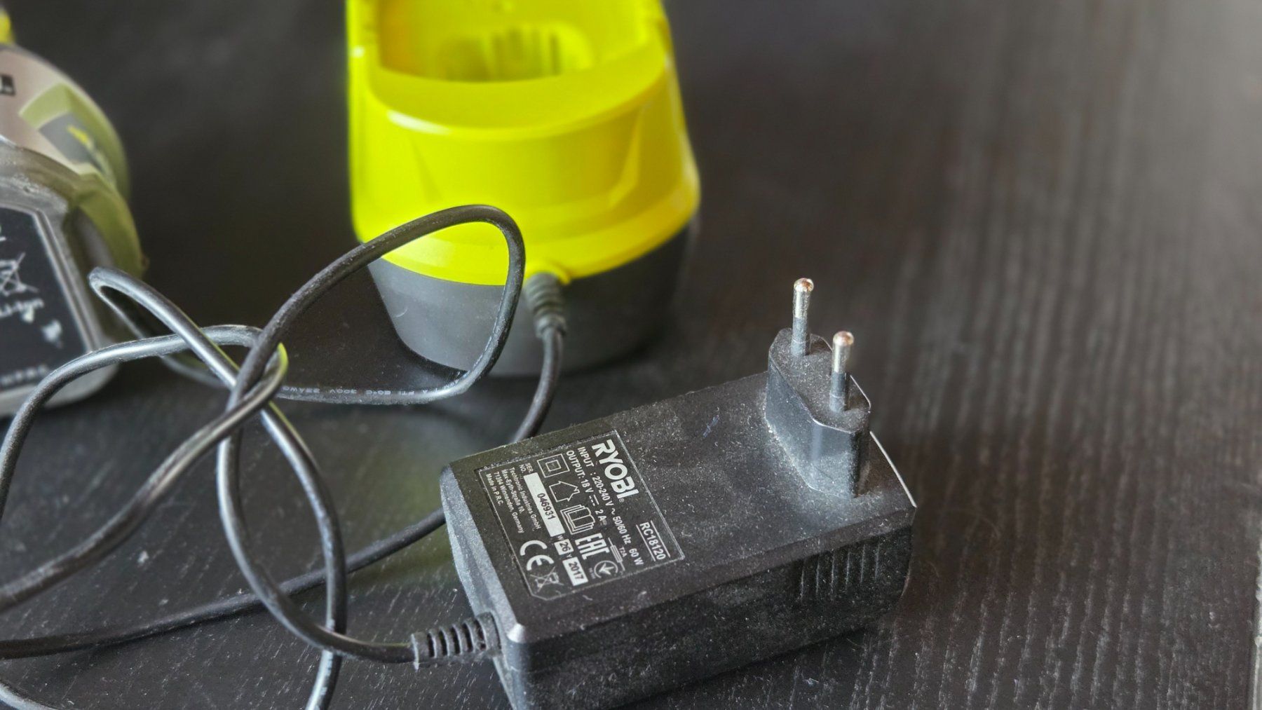 Ryobi Caricatori & Batterie: Ryobi ONE+ 18V Ladegerät mit 4.0Ah Lithium-Akku – Usato da Männedorf venduto da Zew_t75c 2