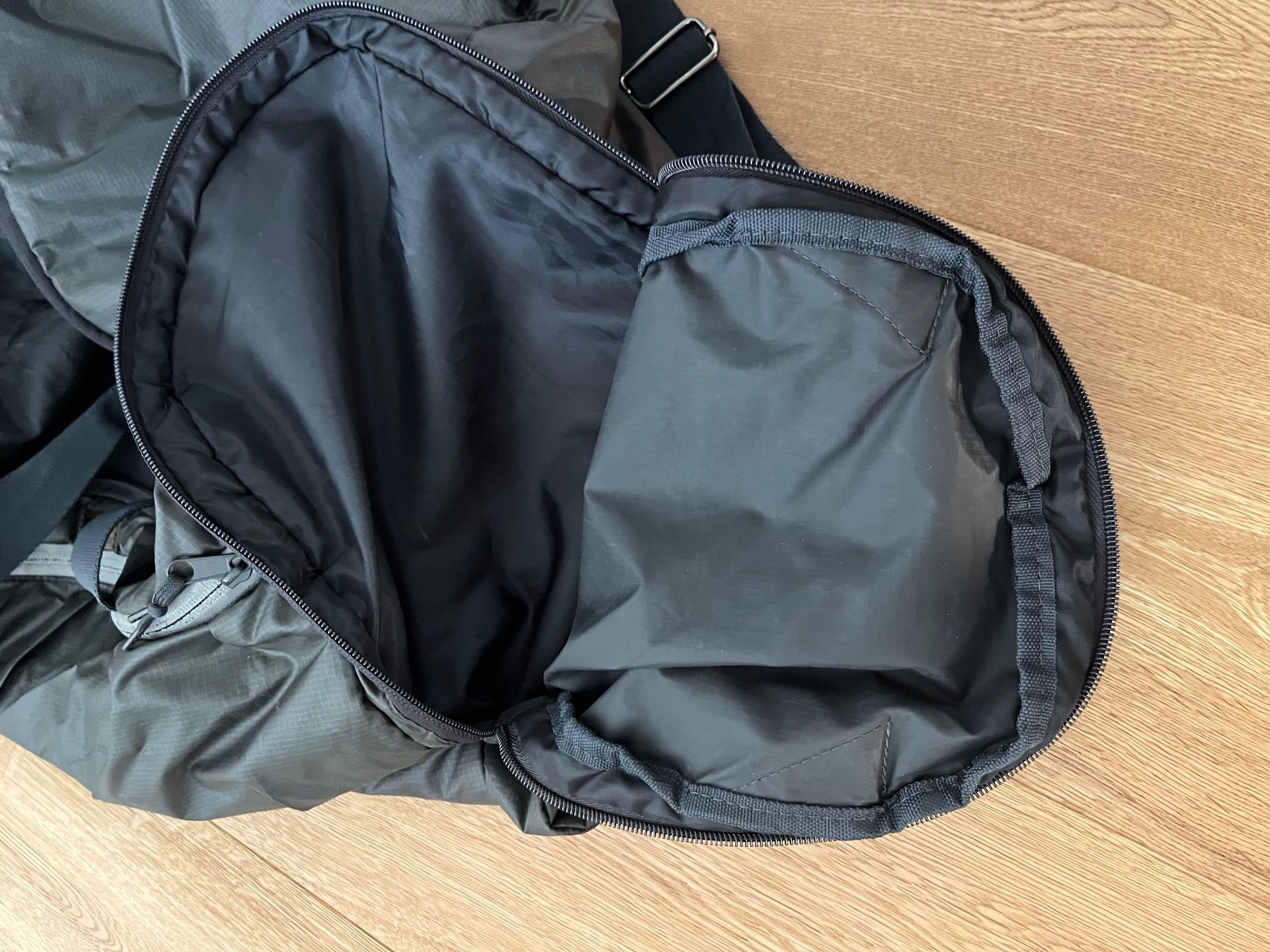 Adidas Borse: Adidas Tasche – Usato da Interlaken venduto da fbnscl 4