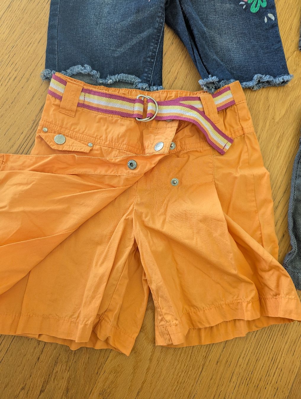 C&A Lotti & Set di vestiti: Grösse 122 – Usato da Wallisellen venduto da Taurusit 2