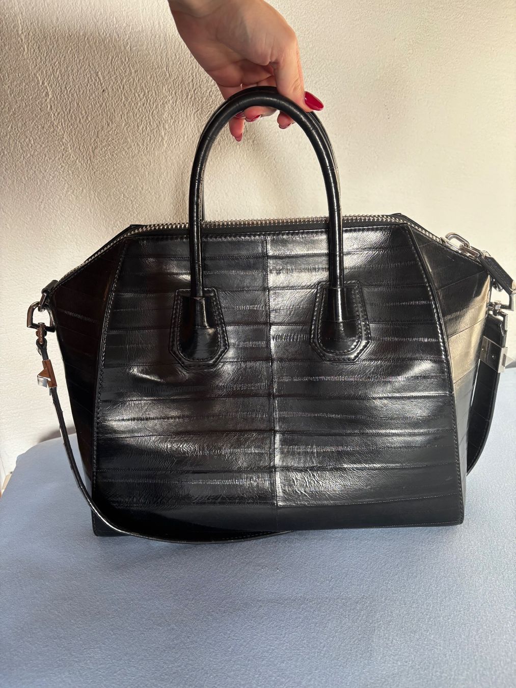 Givenchy Borse da donna: Givenchy Antigona Bag, Medium, Top Zustand! – Usato da Zumikon venduto da lar_h5tb 2