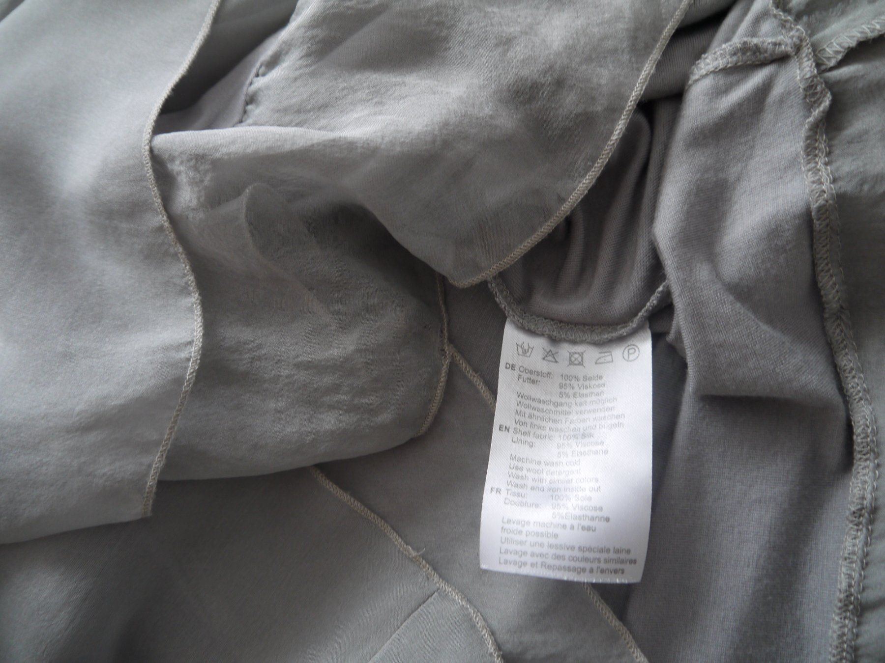 Hallhuber Camicette: HALLHUBER Bluse aus 100% Seide Gr.40 – Usato da Hagendorn venduto da Blaf 3