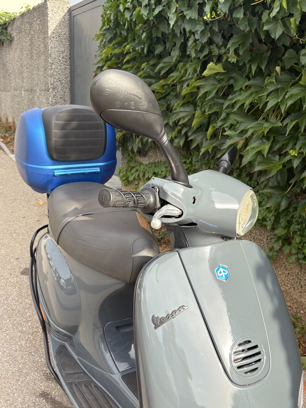 Vespa Scooters: Piaggio ET4 Vespa 125er Roller Scooter mit Topcase – Gebraucht aus Zürich von und_2k6l 1