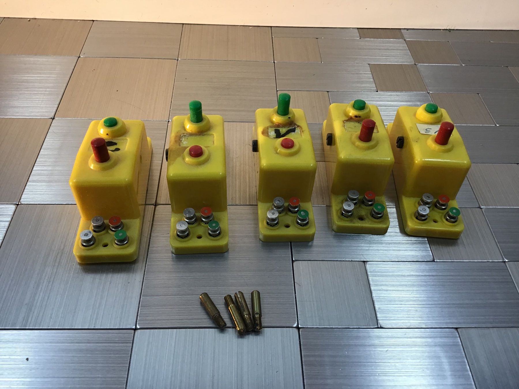 Modelleisenbahnen: TRIX 6594  DOPPELFUNKTIONSSCHALTER – Gebraucht aus Männedorf von Modelle-aller-Art