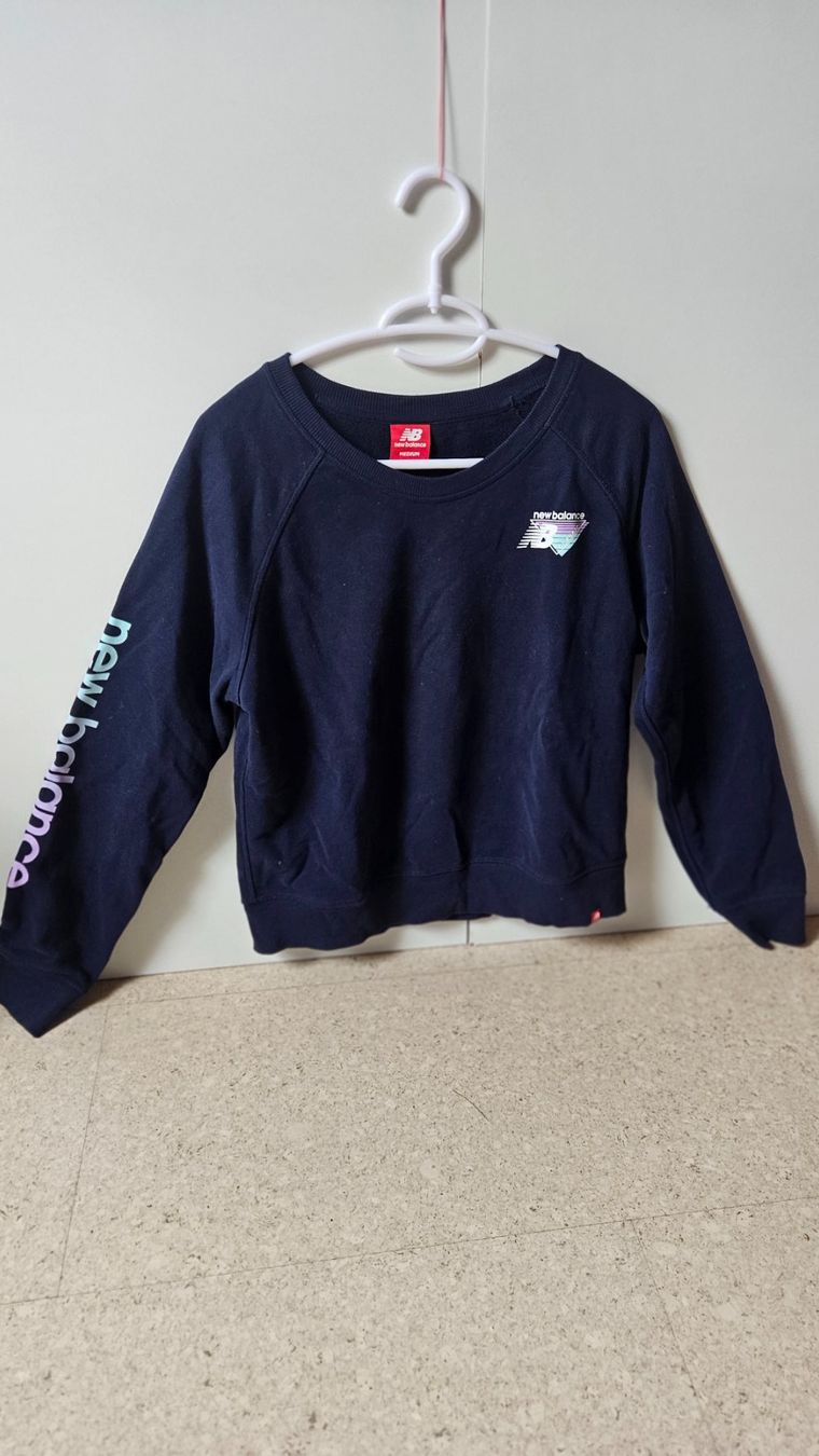 New Balance Maglioni & Felpe: Pullover blau – Usato da Münchenbuchsee venduto da Yothu