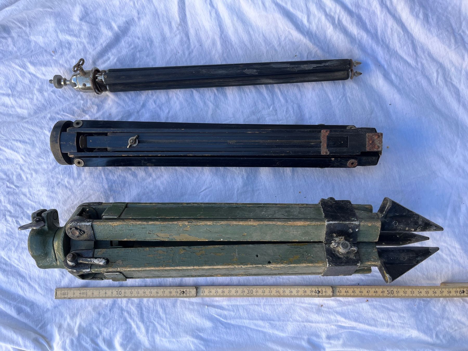 Treppiedi & Teste: Vintage, alte Stative, 3 Stück – Usato da Muenchenstein venduto da linkerhandschuh 2