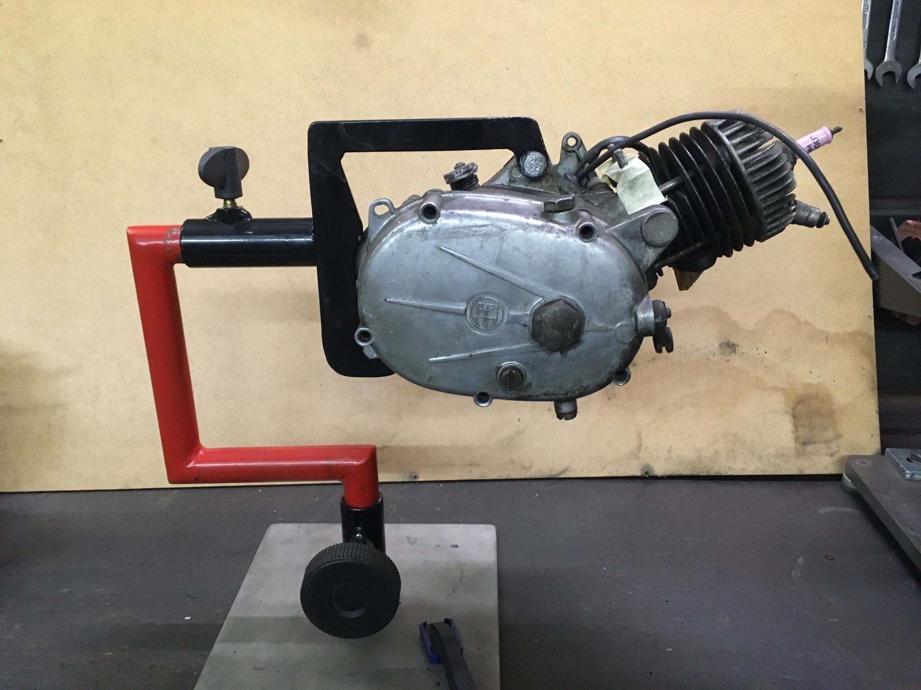 Tutti gli attrezzi: Motor Revision Ständer – Nuovo e nell'imballaggio originale da Brittnau venduto da Paptor 3