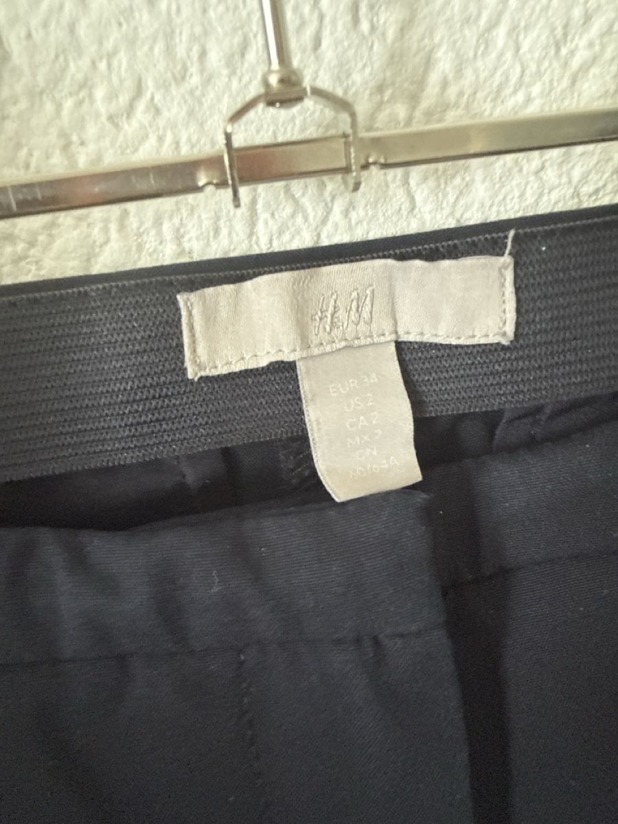 H&M Pantaloni: H&M Stoffhose Gr. 34, Dunkelblau – Nuovo (secondo la descrizione) da Thusis venduto da Rogru1 2