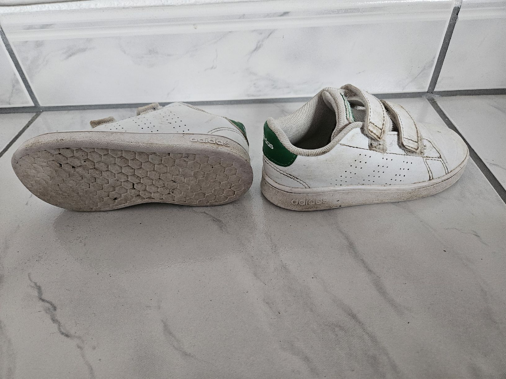 Adidas Scarpe per ragazzi: Weiss Grüne Adidas Sneakers Gr. 25 – Usato da Arni AG venduto da Chaeschpe_04 1