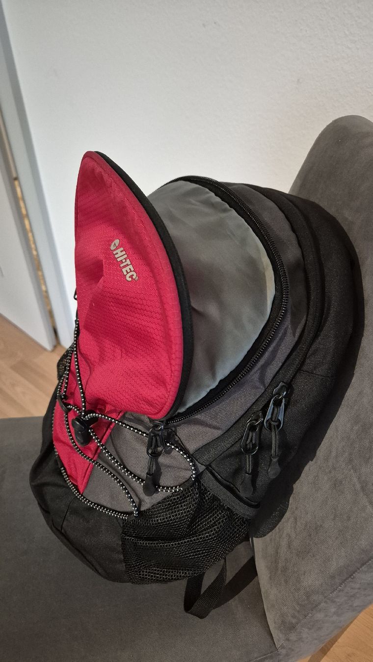 Hi-Tec Zaini: Rucksack Rot Grau Schwarz – Nuovo (secondo la descrizione) da Schnottwil venduto da mad_kxg2 2
