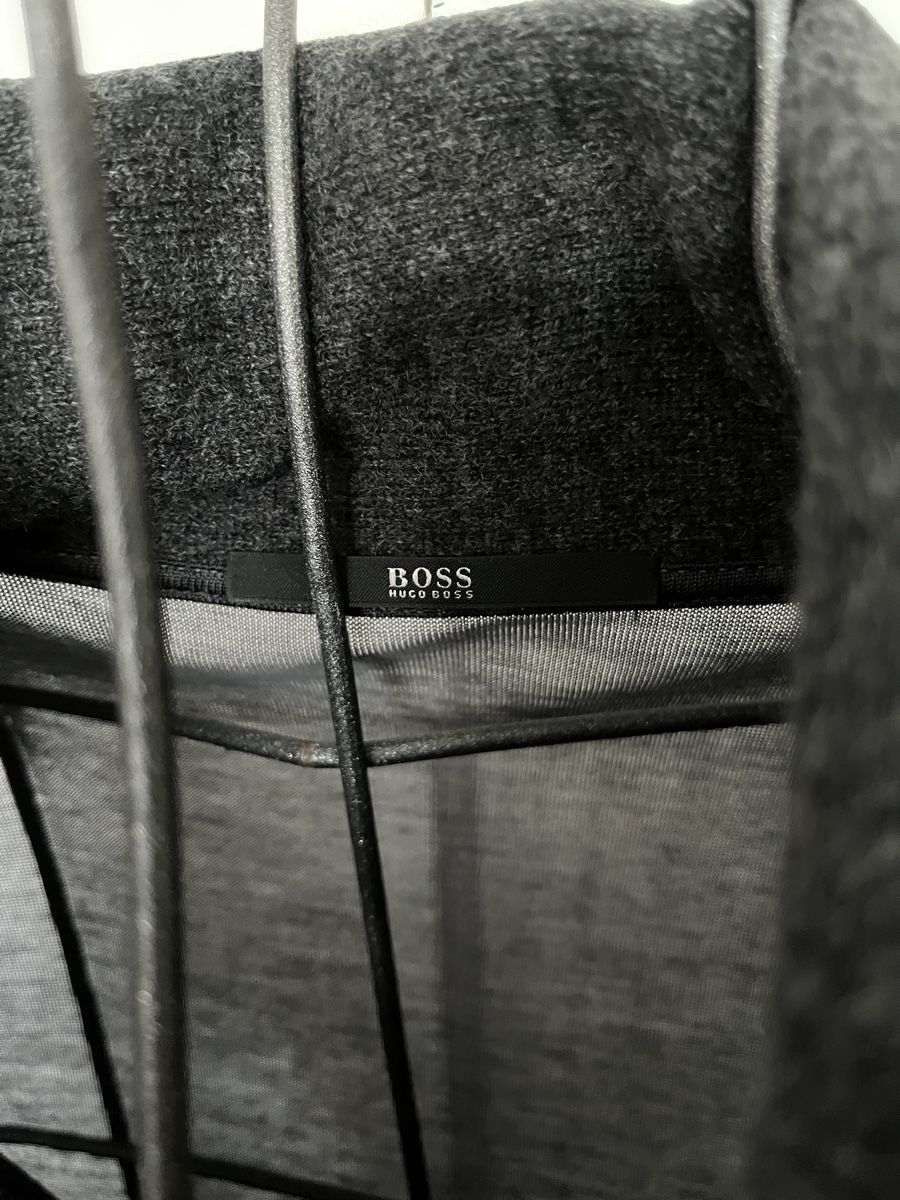 Hugo Boss Vestiti: Robe grise Hugo Boss – Nuovo (secondo la descrizione) da St. Prex venduto da Nikolletta 5