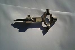 Clé universelle pour cylindre rond (HxlxP) 147 x 68 x 22 mm.
