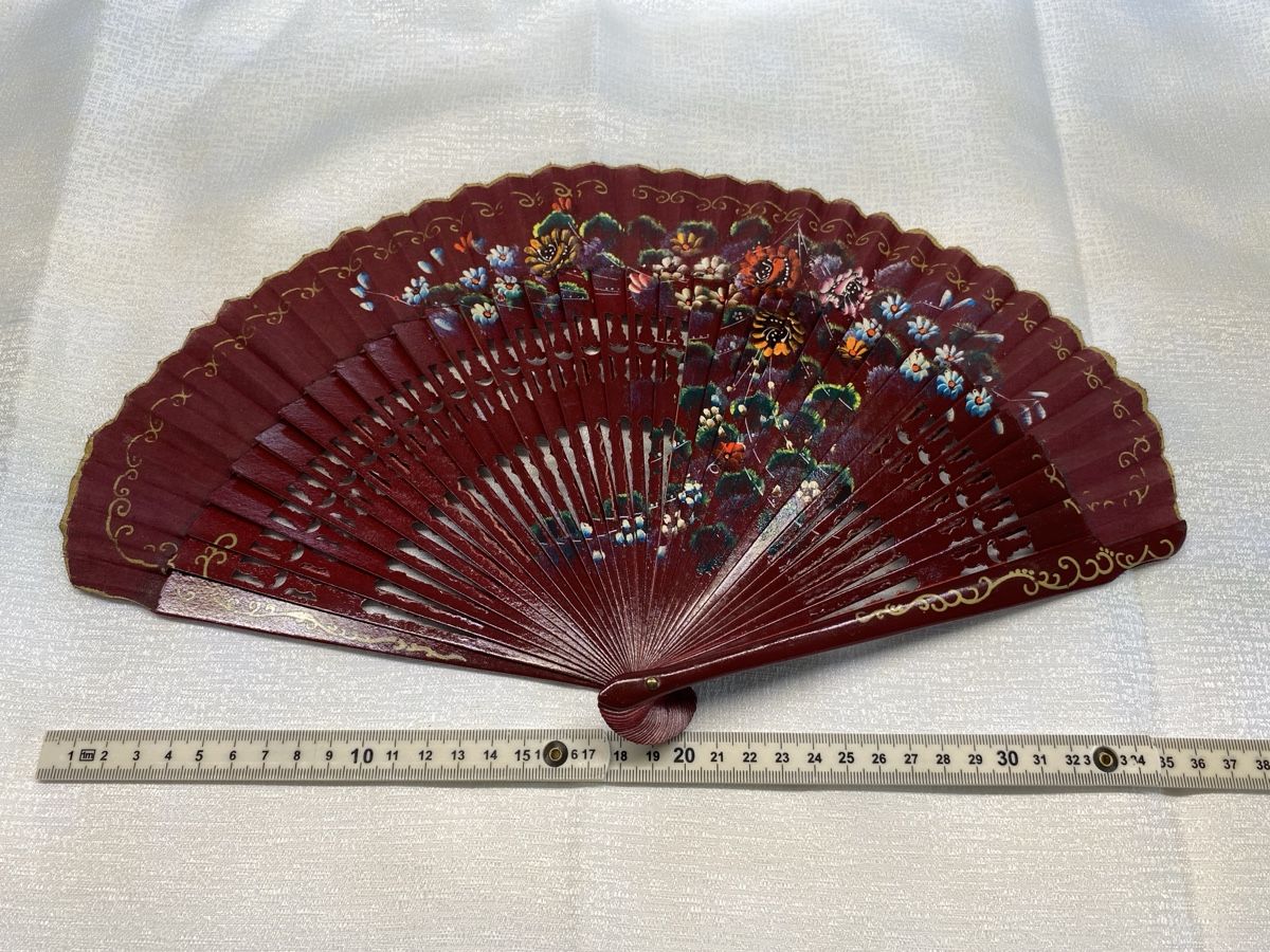 Tutte le decorazioni: Handfächer rot mit Blumenmuster gebraucht – Usato da Hausen AG venduto da corinne_g 2
