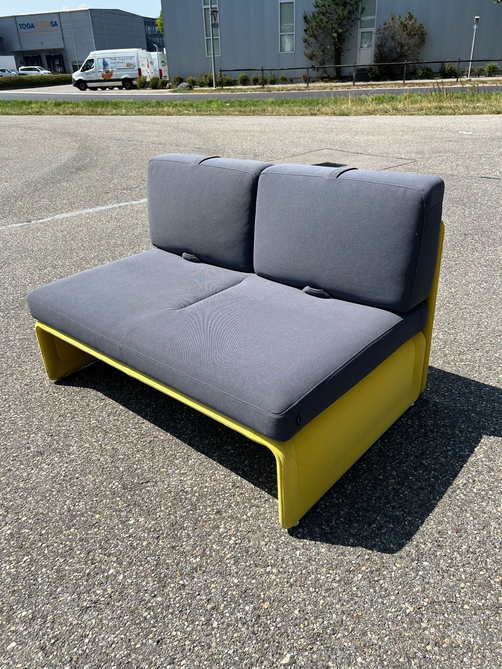 Fermob Sofas: 062 FERMOB Bellevie 2-Sitzer Sofa – Gebraucht aus Wangen an der Aare von TBYN 1