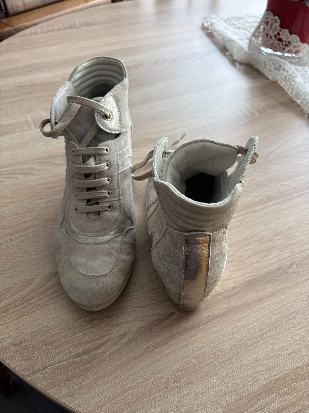 Geox Damenschuhe: Baskets compensées beige en cuir – Gebraucht aus Fully von feline01 1