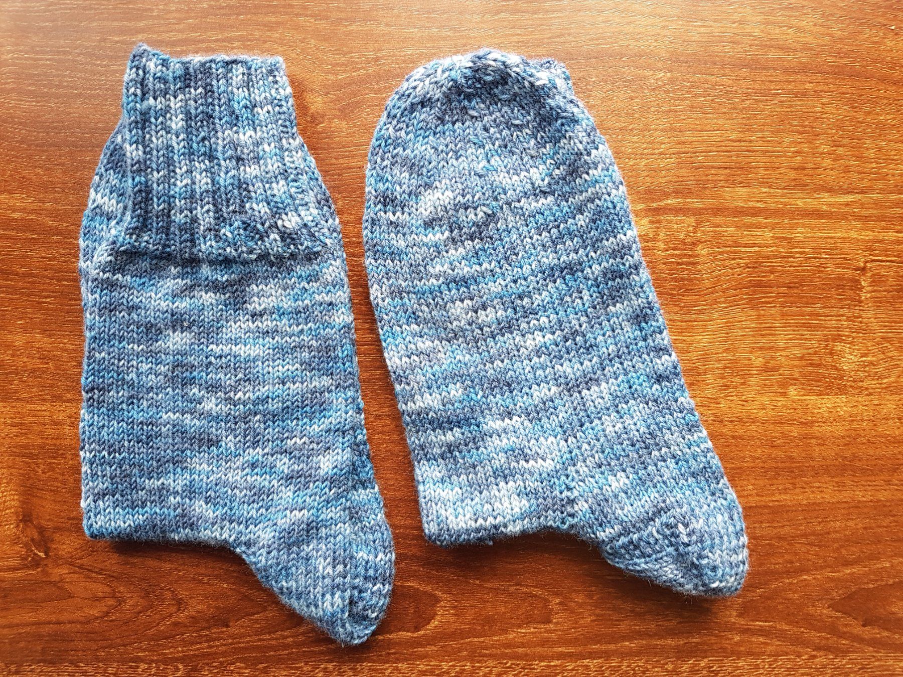 Calze: handgestrickte Socken Gr. 46/47 – Nuovo (secondo la descrizione) da Ursenbach venduto da gruenblau 2