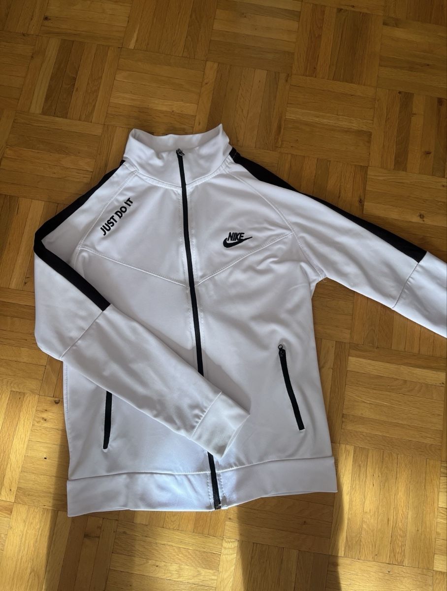 Nike Giacche: Nike Siper – Nuovo (secondo la descrizione) da Wetzikon ZH venduto da eli_kg9j