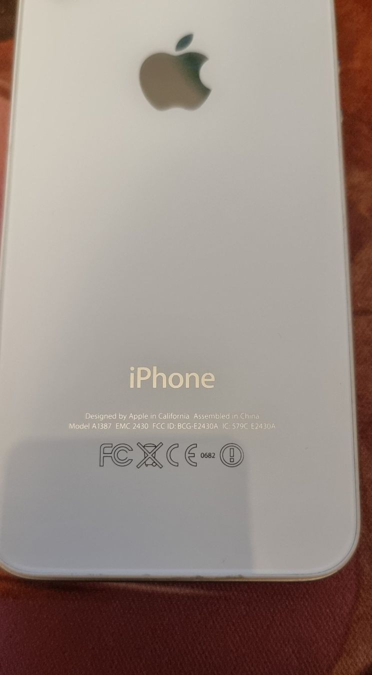 Apple Telefoni cellulari / Smartphones: iPhone 4s - ?GB - weiss Model A1387 - ab CHF 1.- – Difettoso da Regensberg venduto da youngt92 2