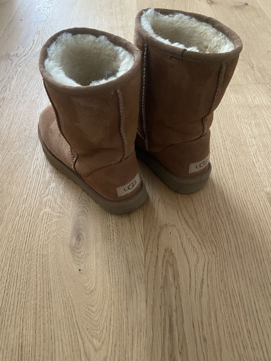 Ugg Scarpe da donna: UGG Boots  – Usato da Dielsdorf venduto da lor_j5qt 1
