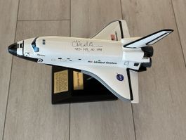 Navette spatiale Discovery + autographe de Nicollier NASA