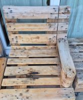 Palettenmöbel Sessel aus Holz gebrauchter Zustand