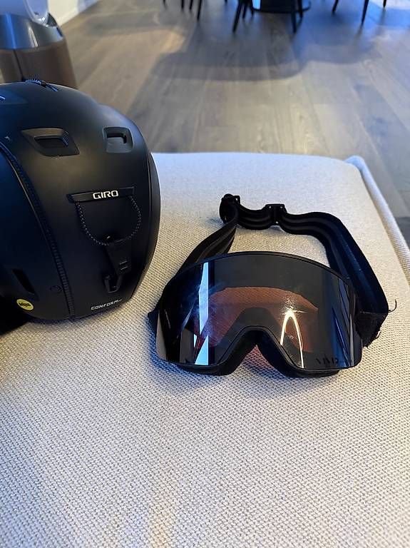 Casques: Skihelm Giro – D'occasion à Wollerau par isa_fx8n 4