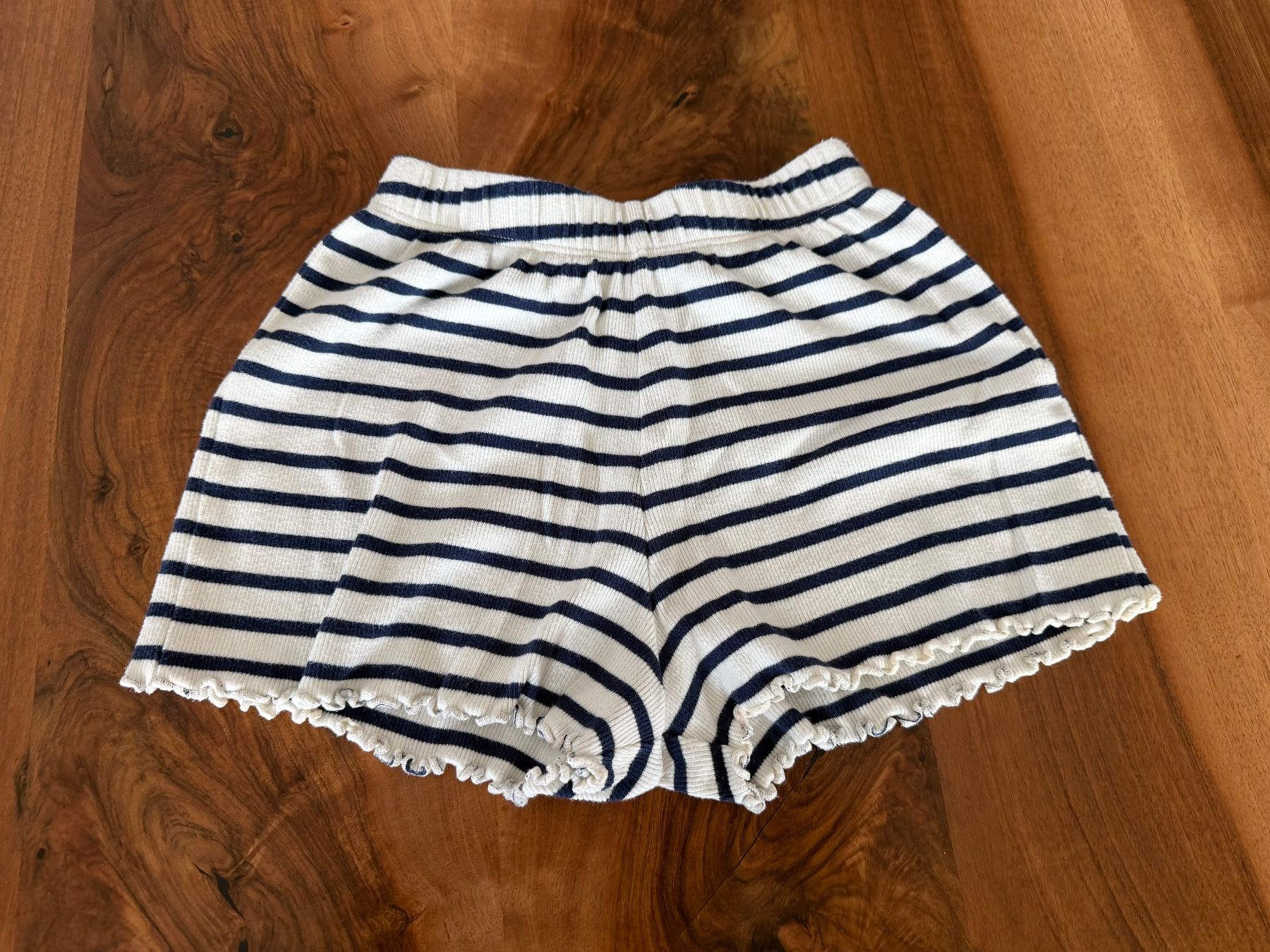 Next Hosen: Shorts, Next, Grösse 104 – Gebraucht aus Haslen AI von s176