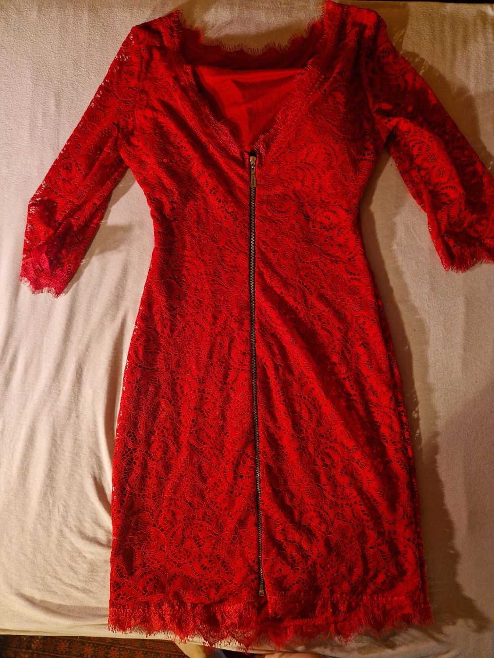 Robes: Spitzenkleid rot 3/4 Ärmel Kleidergrösse S  – D'occasion à Luthern par Ricolinchen 1
