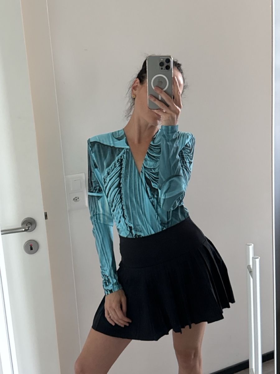 H&M Top: H&M Studio Long Sleeve Bodysuit Blue Print S – Nuovo (secondo la descrizione) da Biel/Bienne venduto da TanyaM02