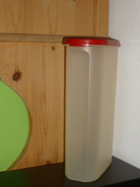 Tupperware Contenitori & Simili: TUPPERWARE KÜCHENBEHÄLTER 2,9 L H. 28 CM. – Usato da St.Gallen venduto da Anso 2