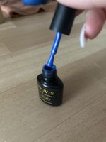 Blauer UV Nagellack