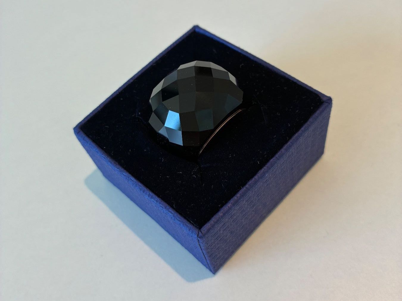 Swarovski Anelli: Swarovski Ring Nirvana, schwarz, Gr. 52 – Nuovo (secondo la descrizione) da Humlikon venduto da simi_simi