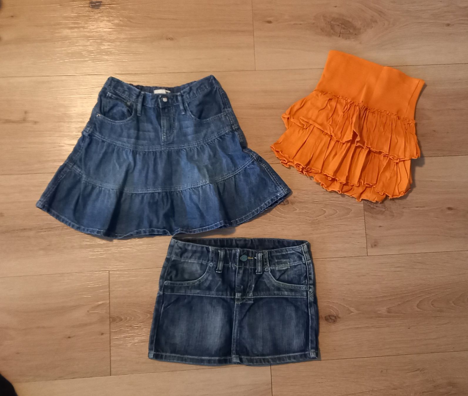 Lotti & Set di vestiti: Kleider set Grösse 128 – Usato da Lützelflüh-Goldb venduto da Punktesammler 3