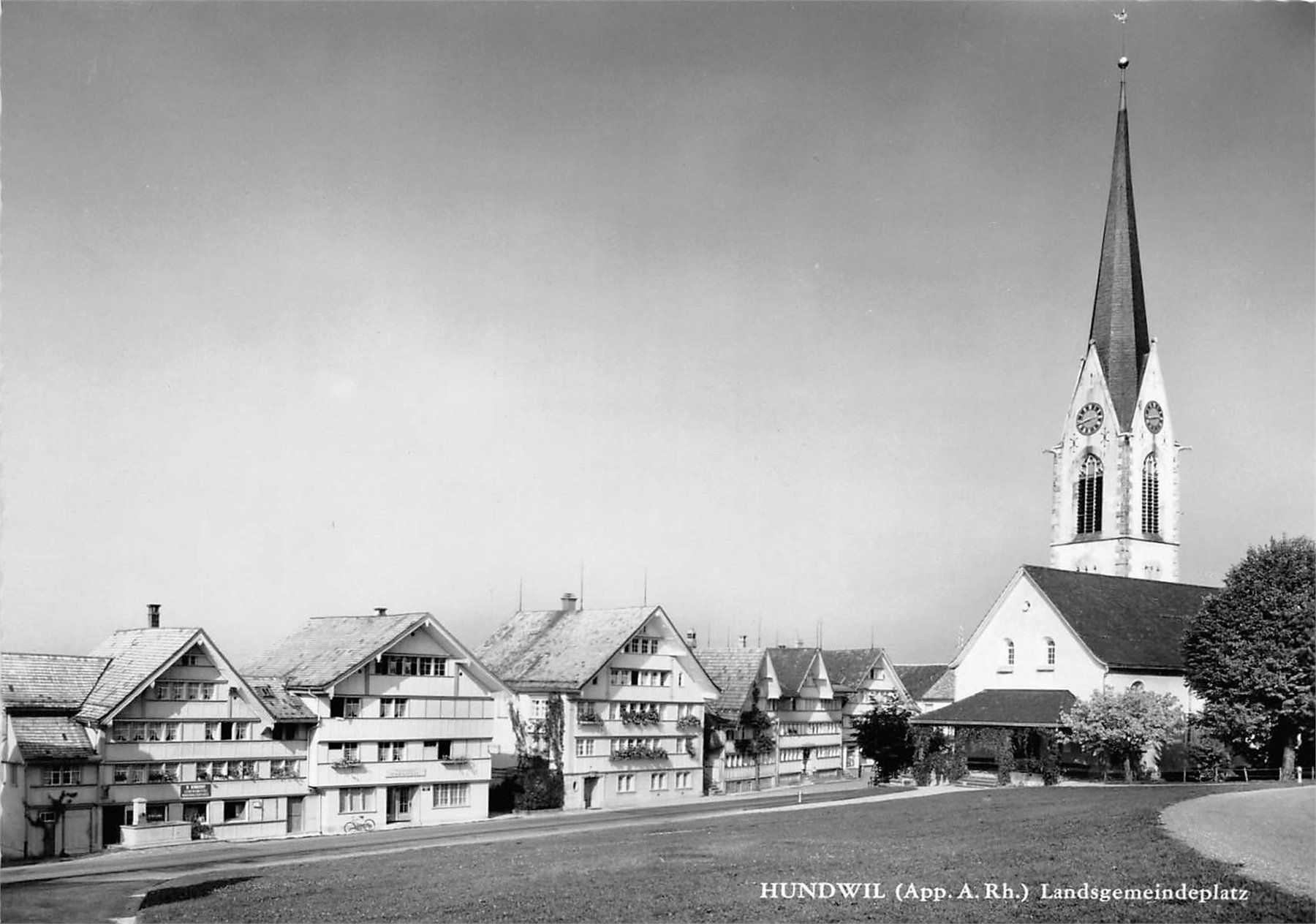 Ansichtskarten: Hundwil, Landsgemeindeplatz – Gebraucht aus Ottikon b.Kemptth. von Neptun1974