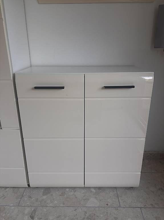 Guardaroba: Modernes Garderoben-Set in Milchweiss – Usato da Wittenbach venduto da med_b26s 1
