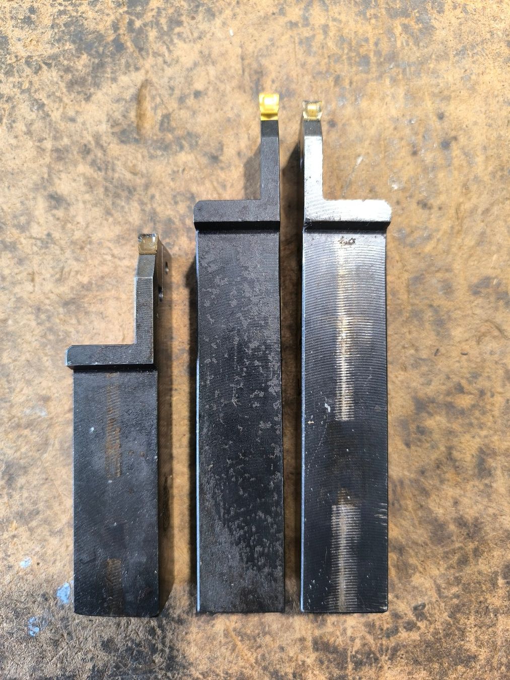 Sandvik Alle Werkzeuge: 3x Einstechstahl / Wendeplattenhalter inkl. Platten MP025 – Gebraucht aus Arbon von millpoint 2