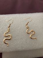 Modeschmuck Goldfarbene Schlangen Ohrhänger, schönes Design