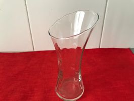 Glasi Hergiswil.    Kleine Blumenvase