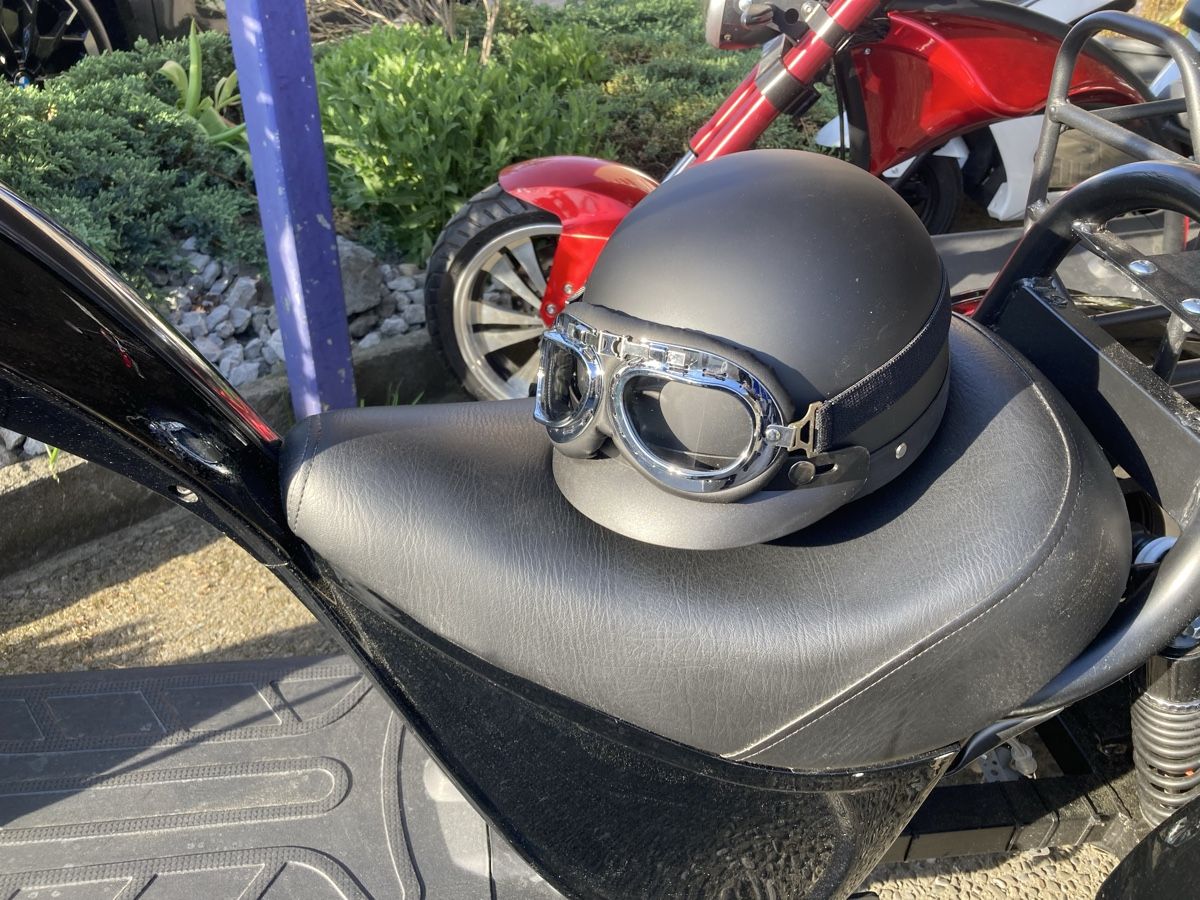 Caschi & visiere: Helm – Nuovo e nell'imballaggio originale da Belp venduto da Cikarus