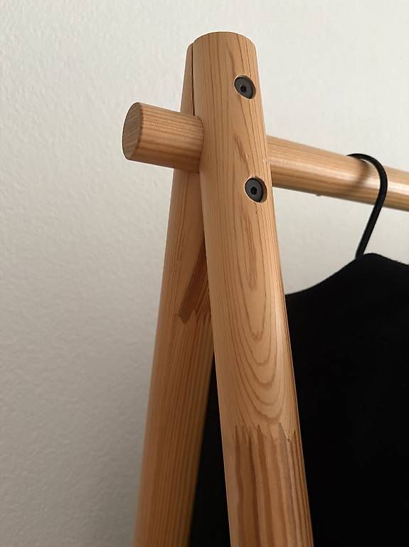 Guardaroba: Kleiderständer Garderobe echtem Holz – Usato da Bettlach venduto da MariaR. 1