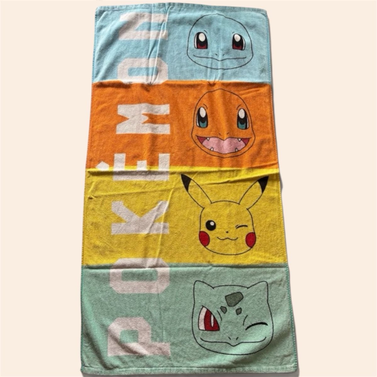 Serviettes de bain: SERVIETTE POKÉMON COLORÉE – D'occasion à Lausanne par mar_6snp