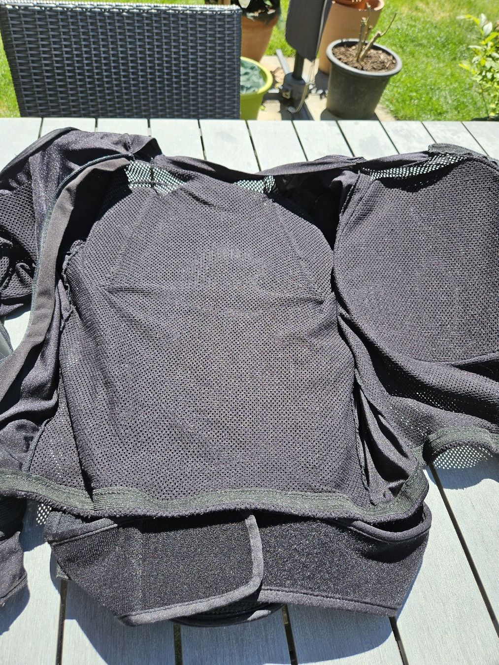 Schutz & Schoner: Protektorenjacke Sixsixone – Gebraucht aus Sins von Flash-man 3