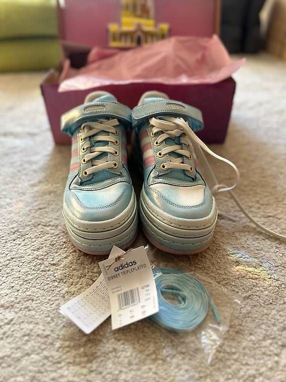 Adidas Scarpe da donna: Adidas Triple Platforum Low Disney  Nuove – Usato da Ascona venduto da lollyfairy 1