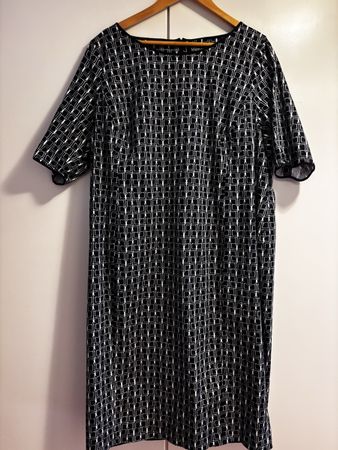 Traumhaftes Sommerkleid von Marina Rinaldi, s/w Gr. 50