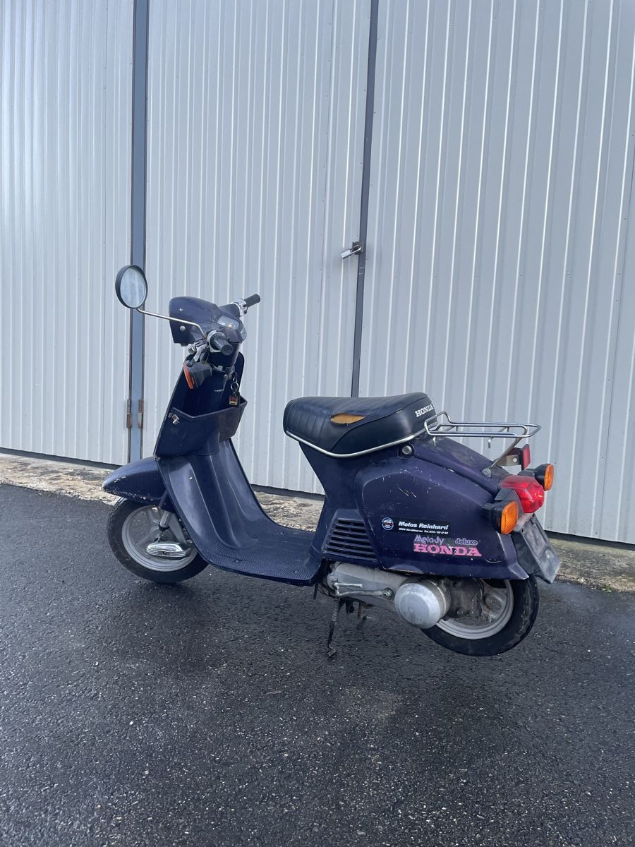 Honda Scooter: Honda melody deluxe – Usato da Neuchâtel venduto da EPCservices 2
