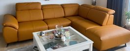 Gemütliches Ledersofa in Orange