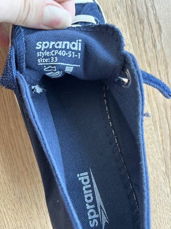 Schuhe für Jungen: Stoffschuhe Sneakers neuwertig Gr.33 – Gebraucht aus Schüpfen von norge84 2