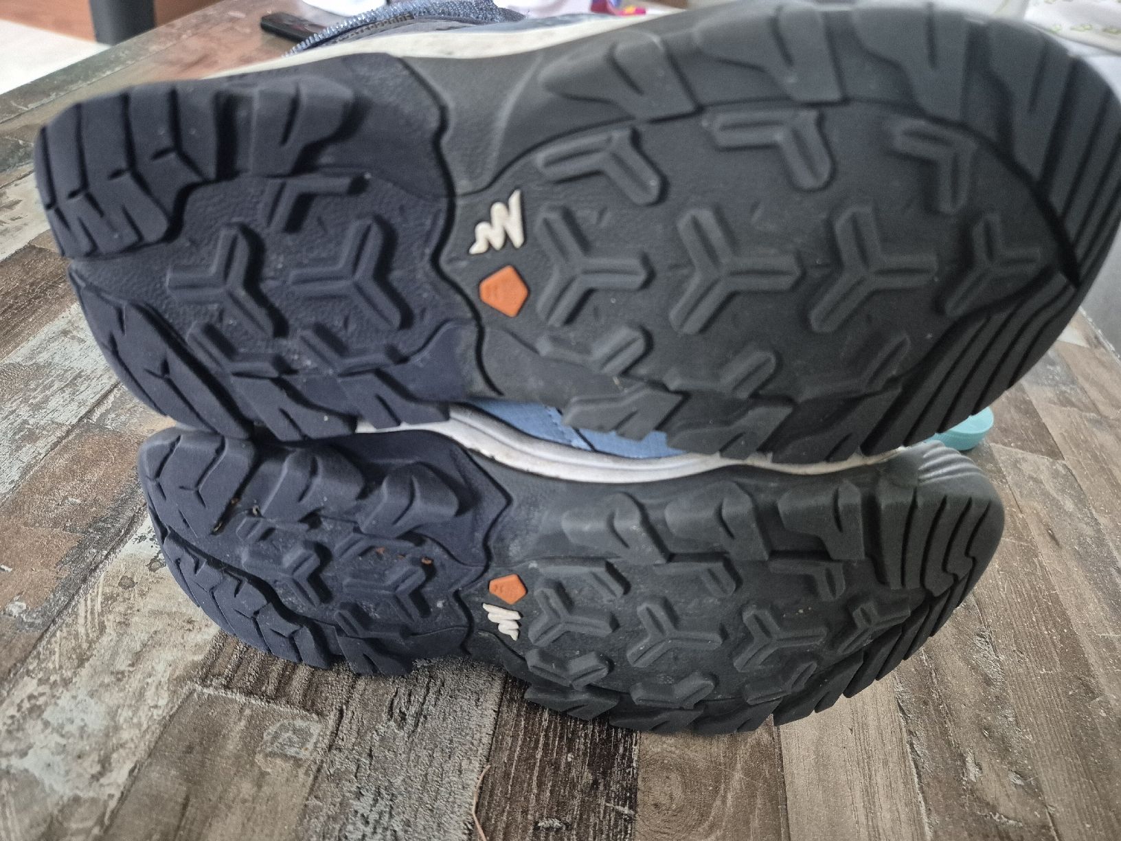 Decathlon Scarpe per ragazze: queschua Wanderschuh 22cm – Usato da Balsthal venduto da Cunny 3