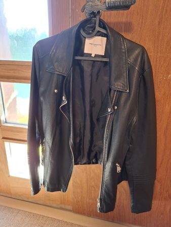 ONLY Carmakoma Kunstlederjacke Schwarz, Gr. 46 
